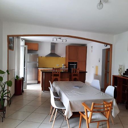 Maison de village spacieuse et agréable Saint-Georges-de-Luzençon Extérieur photo