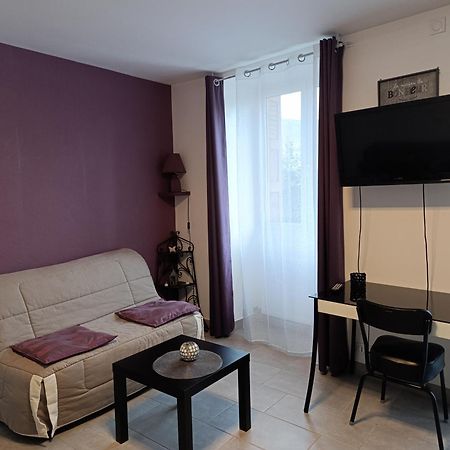 Maison de village spacieuse et agréable Saint-Georges-de-Luzençon Extérieur photo