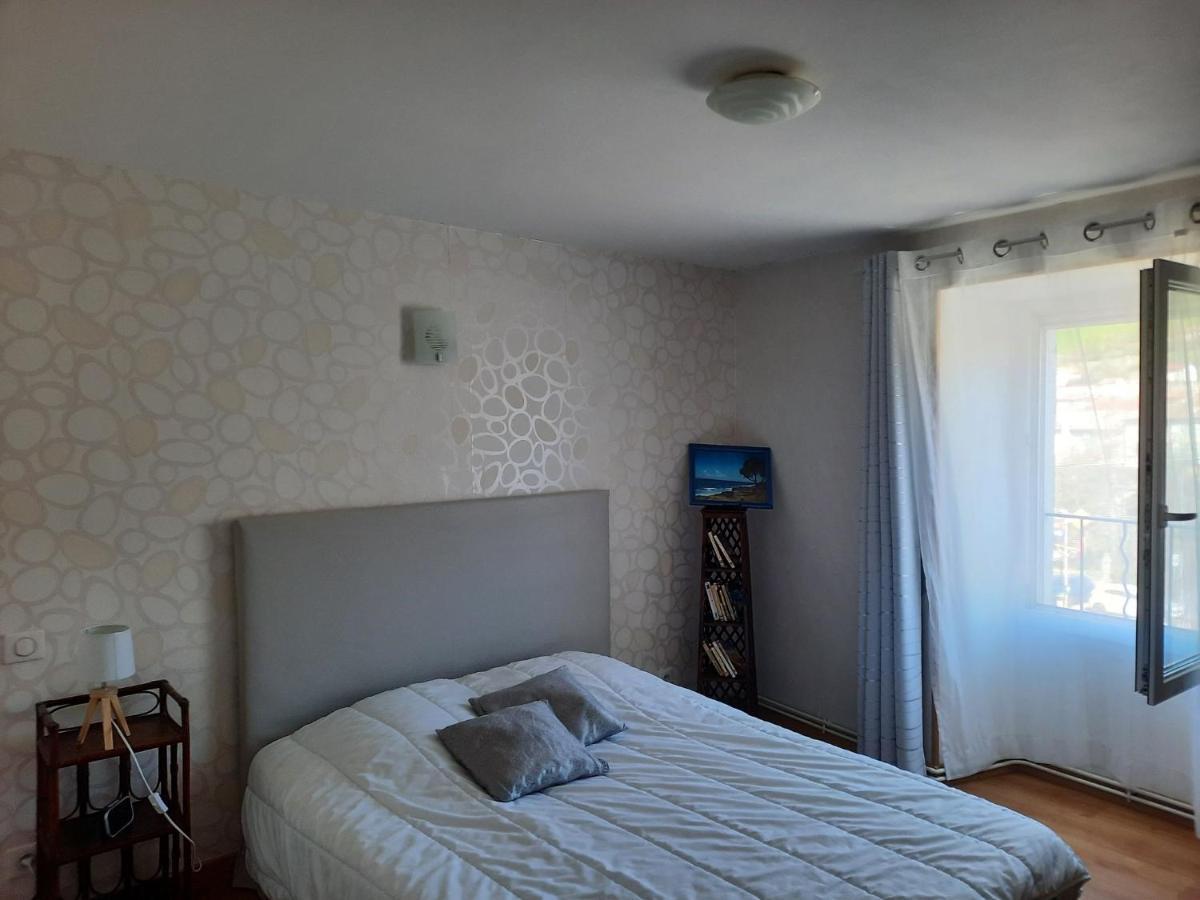 Maison de village spacieuse et agréable Saint-Georges-de-Luzençon Extérieur photo