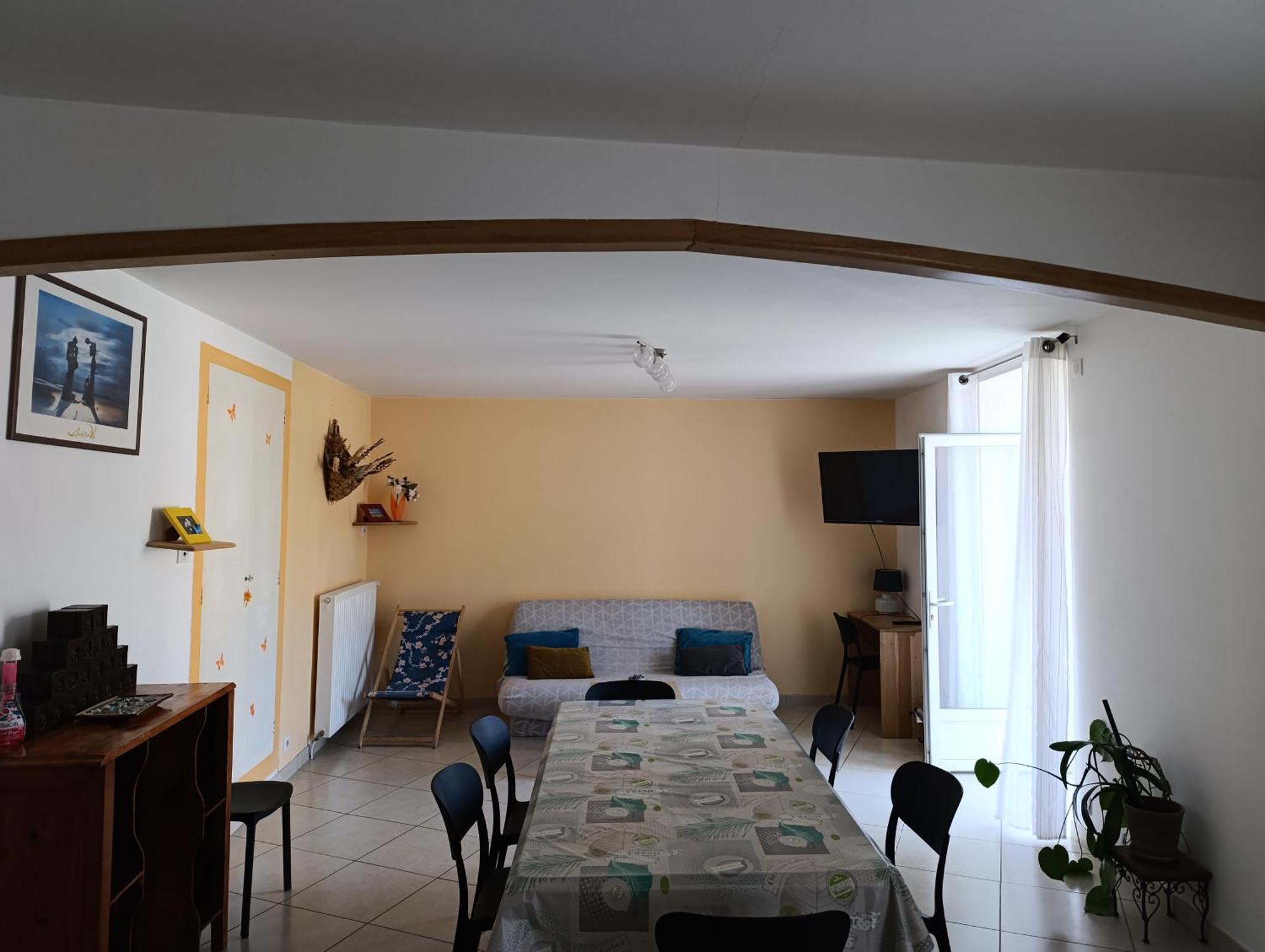 Maison de village spacieuse et agréable Saint-Georges-de-Luzençon Extérieur photo