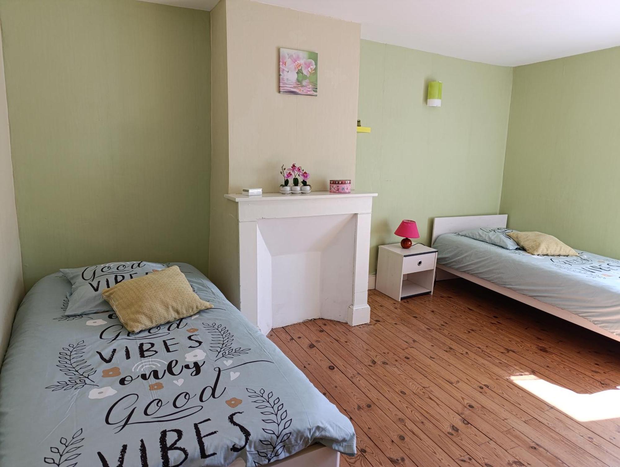 Maison de village spacieuse et agréable Saint-Georges-de-Luzençon Extérieur photo
